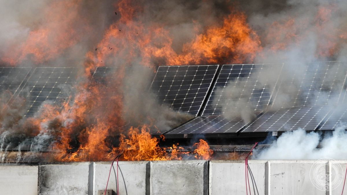 Požar Solarni paneli Zaščita Zarja Eelktronika Termični kabel